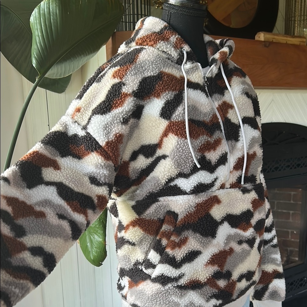 Eddie Bauer We Wander Fleece Half Zip Hoodie - Picture 8 of 9